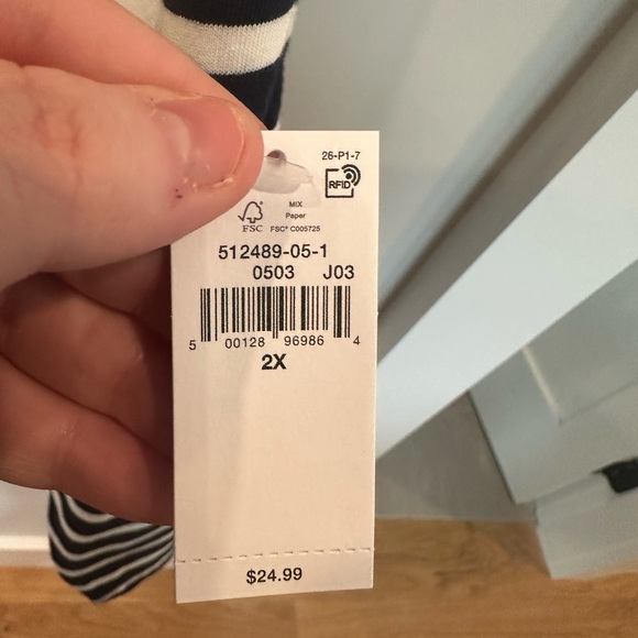 Old Navy Black and White Striped Long Sleeve Top - Picture 4 of 6